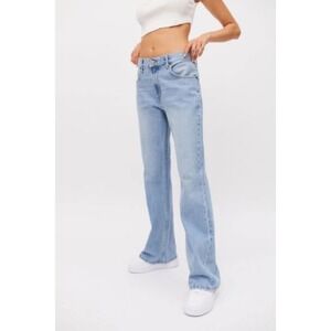 BDG '90s Mid-Rise Bootcut Jean in Light Blue Size 34